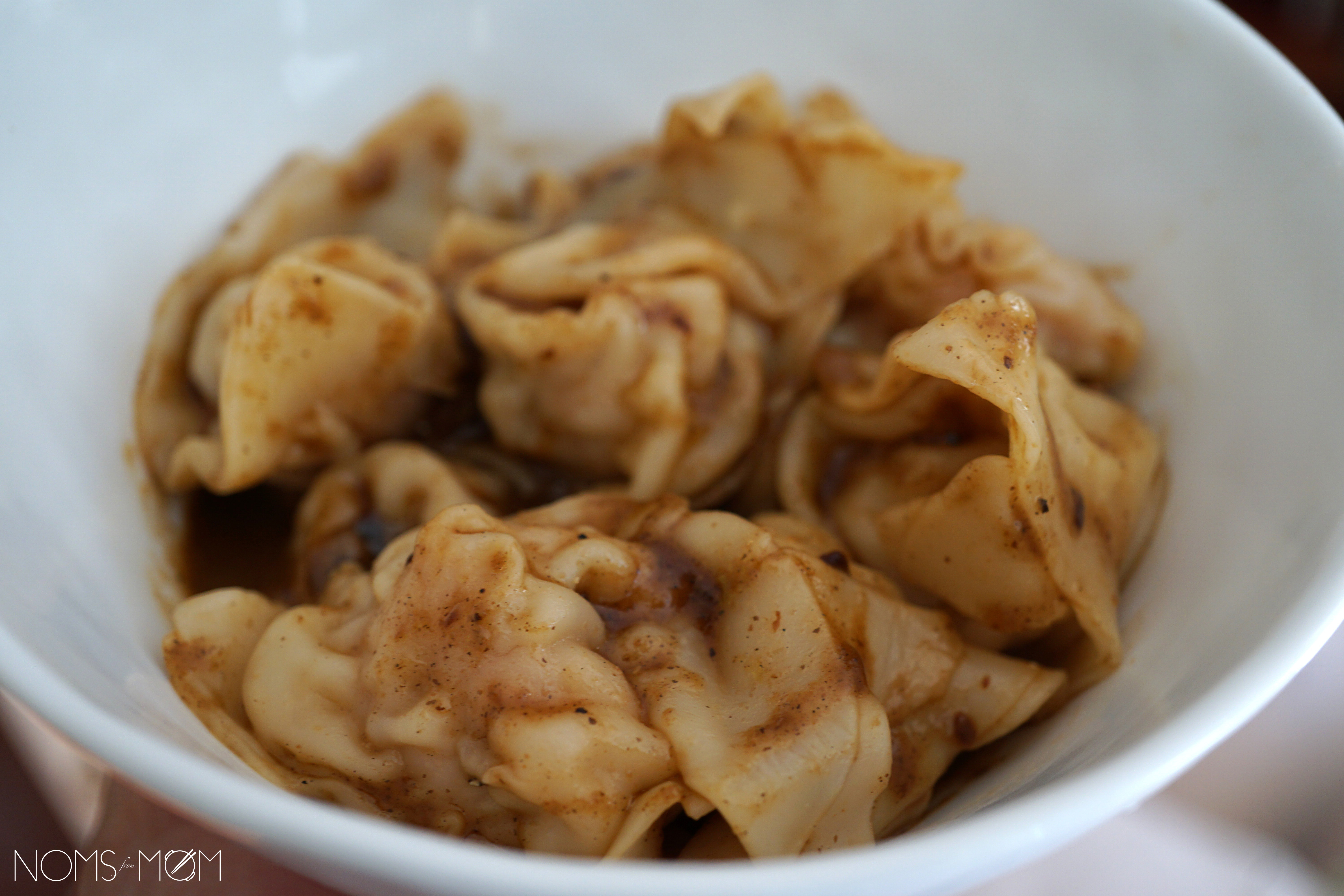 Wonton Side View with slug